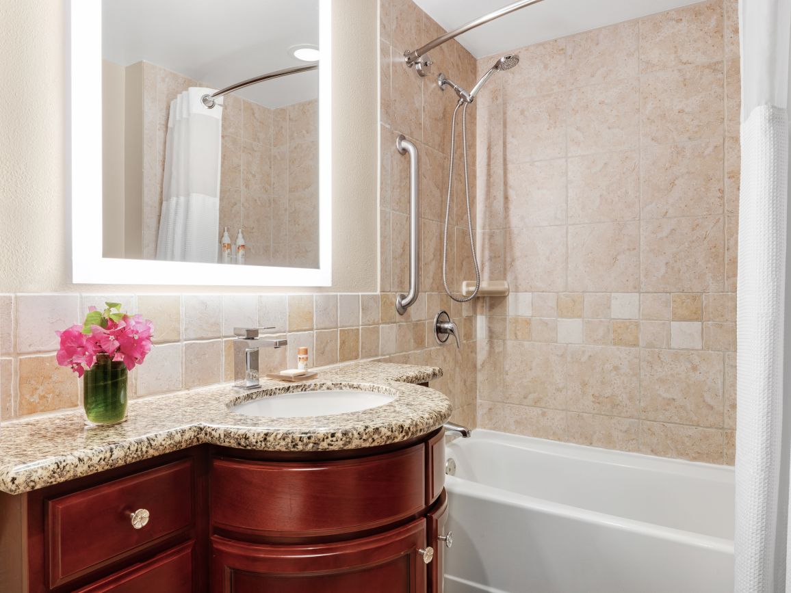 Guestroom/Studio Bathroom